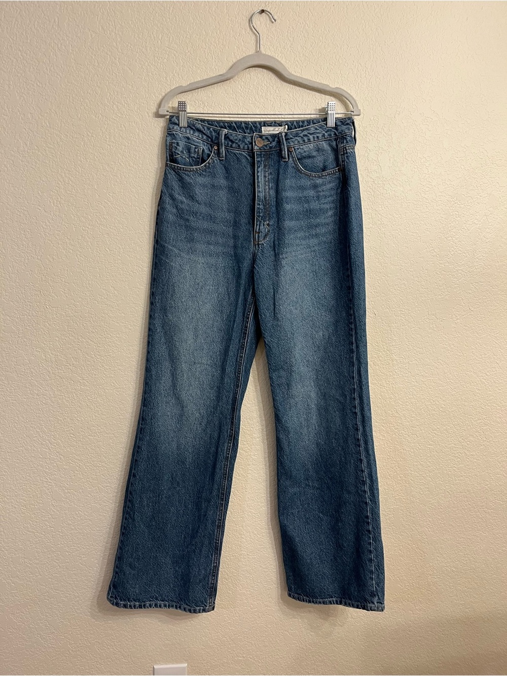 Anthropologie perfectly worn classic Blue Wide Leg Flare Jeans